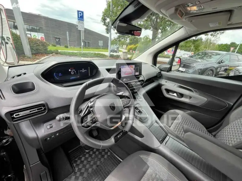 2025 Peugeot Rifter