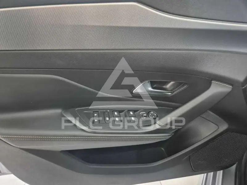 2025 Peugeot 308