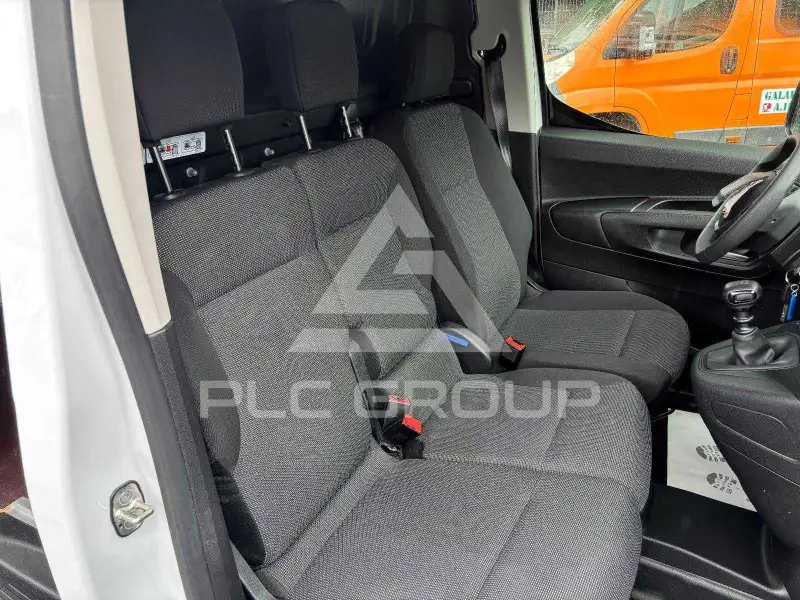 2025 Peugeot Partner