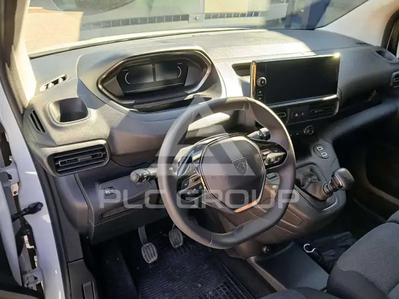 2025 Peugeot Partner