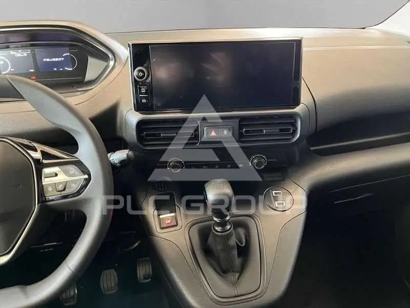 2025 Peugeot Partner