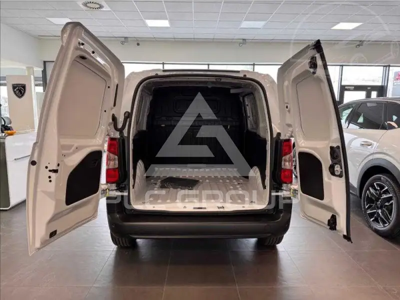2025 Peugeot Partner