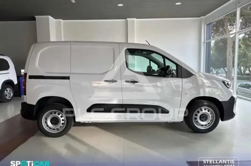 2025 Peugeot Partner