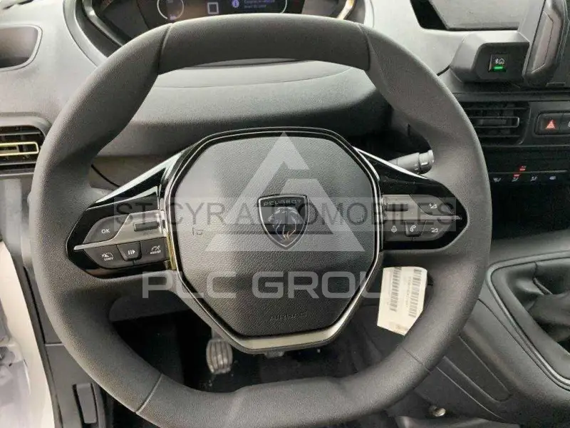 2025 Peugeot Partner