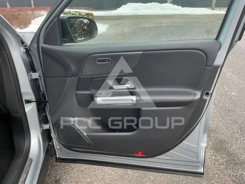 2025 Mercedes Benz Glb
