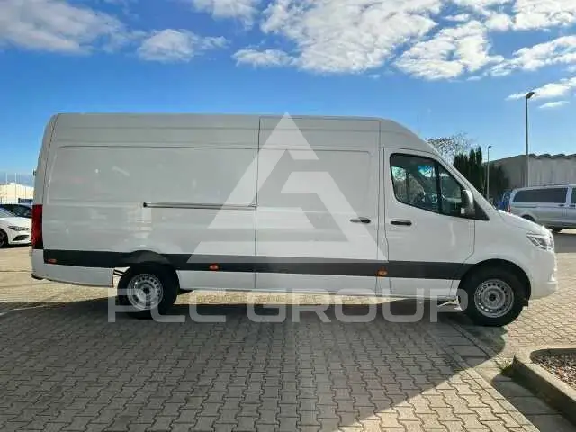 2025 Mercedes Benz Sprinter