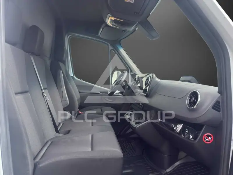 2025 Mercedes Benz Sprinter