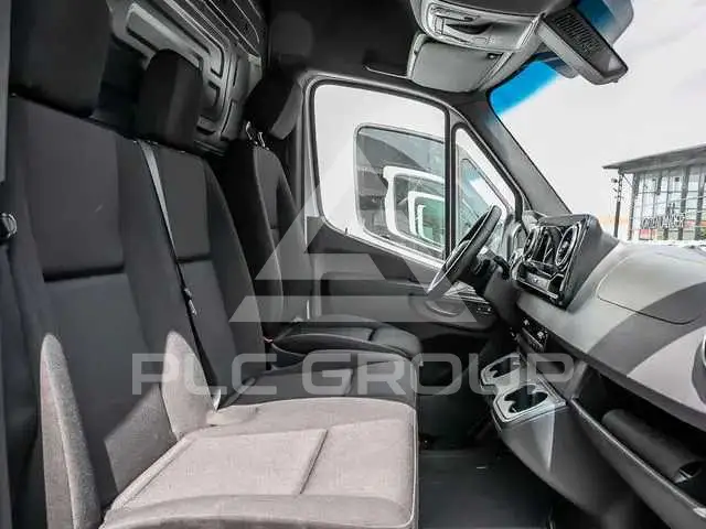 2025 Mercedes Benz Sprinter