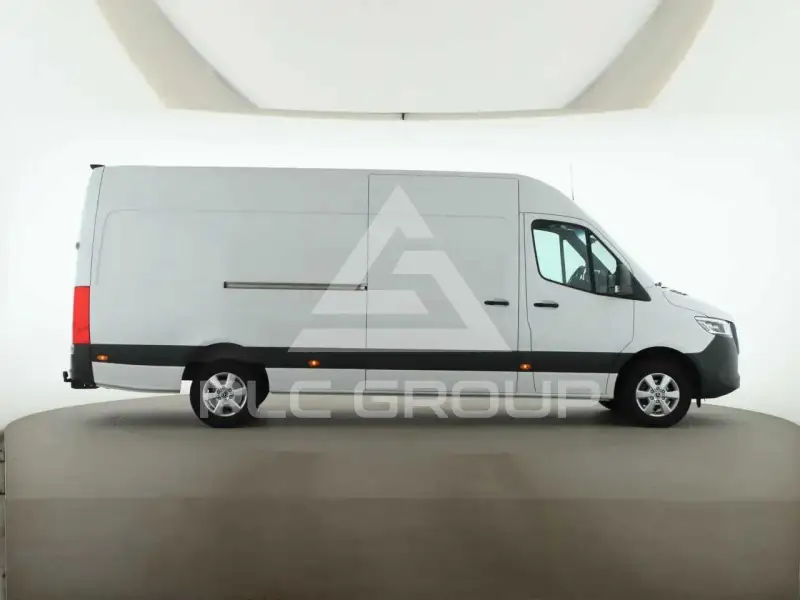2025 Mercedes Benz Sprinter