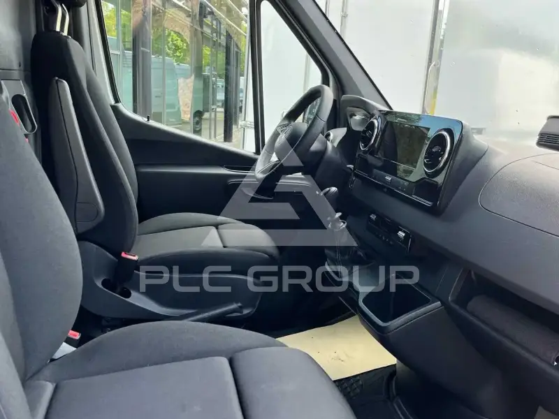 2025 Mercedes Benz Sprinter