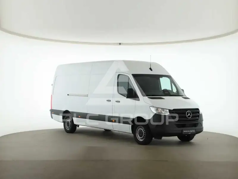 2025 Mercedes Benz Sprinter