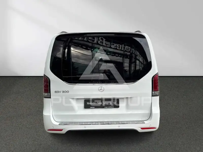 2025 Mercedes Benz EQV
