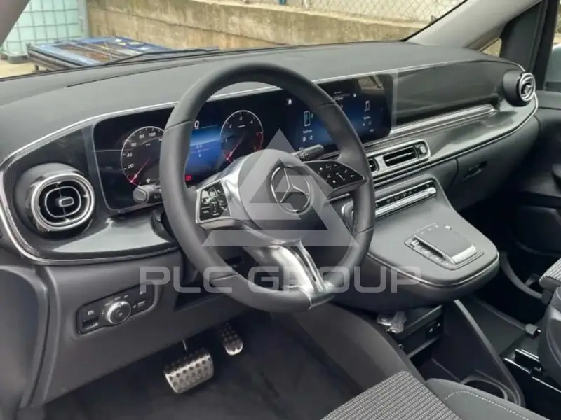 2025 Mercedes Benz V