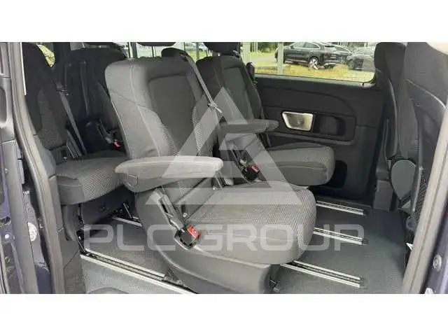 2025 Mercedes Benz V