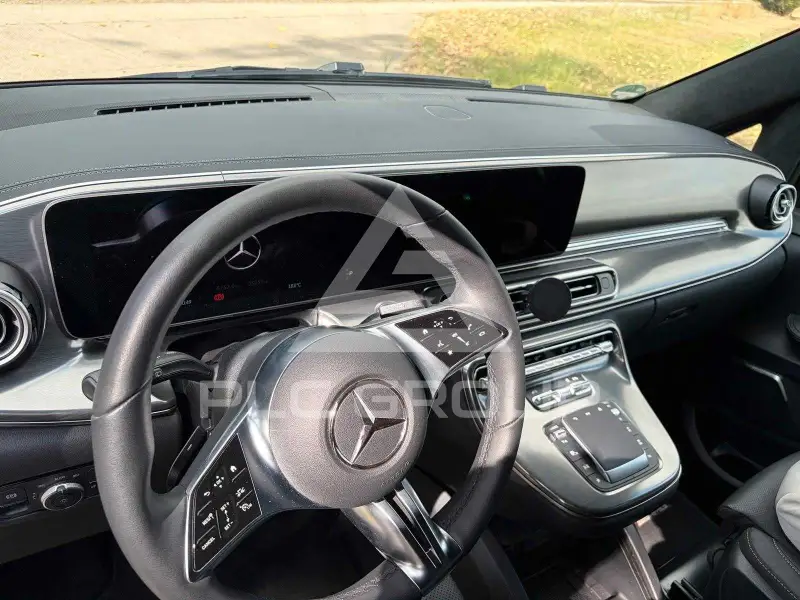 2025 Mercedes Benz V