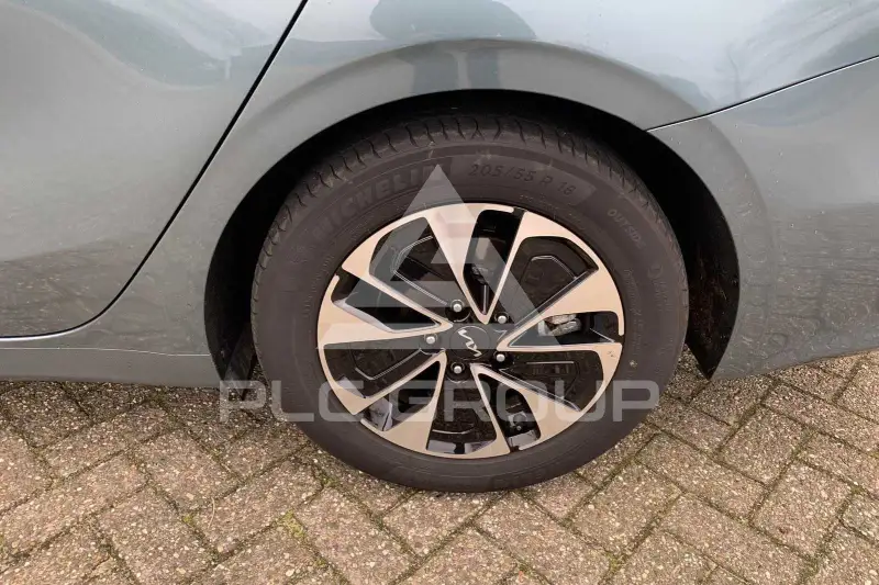 2025 KIA Ceed