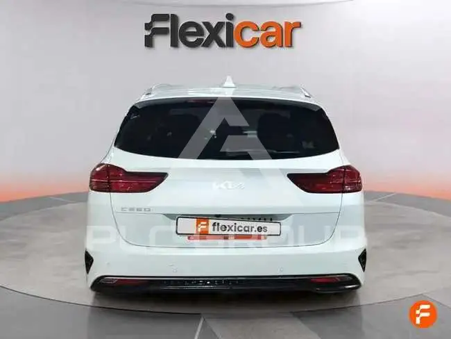 2025 KIA Ceed