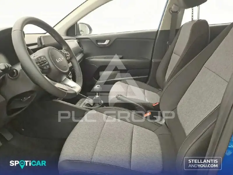 2025 KIA Stonic