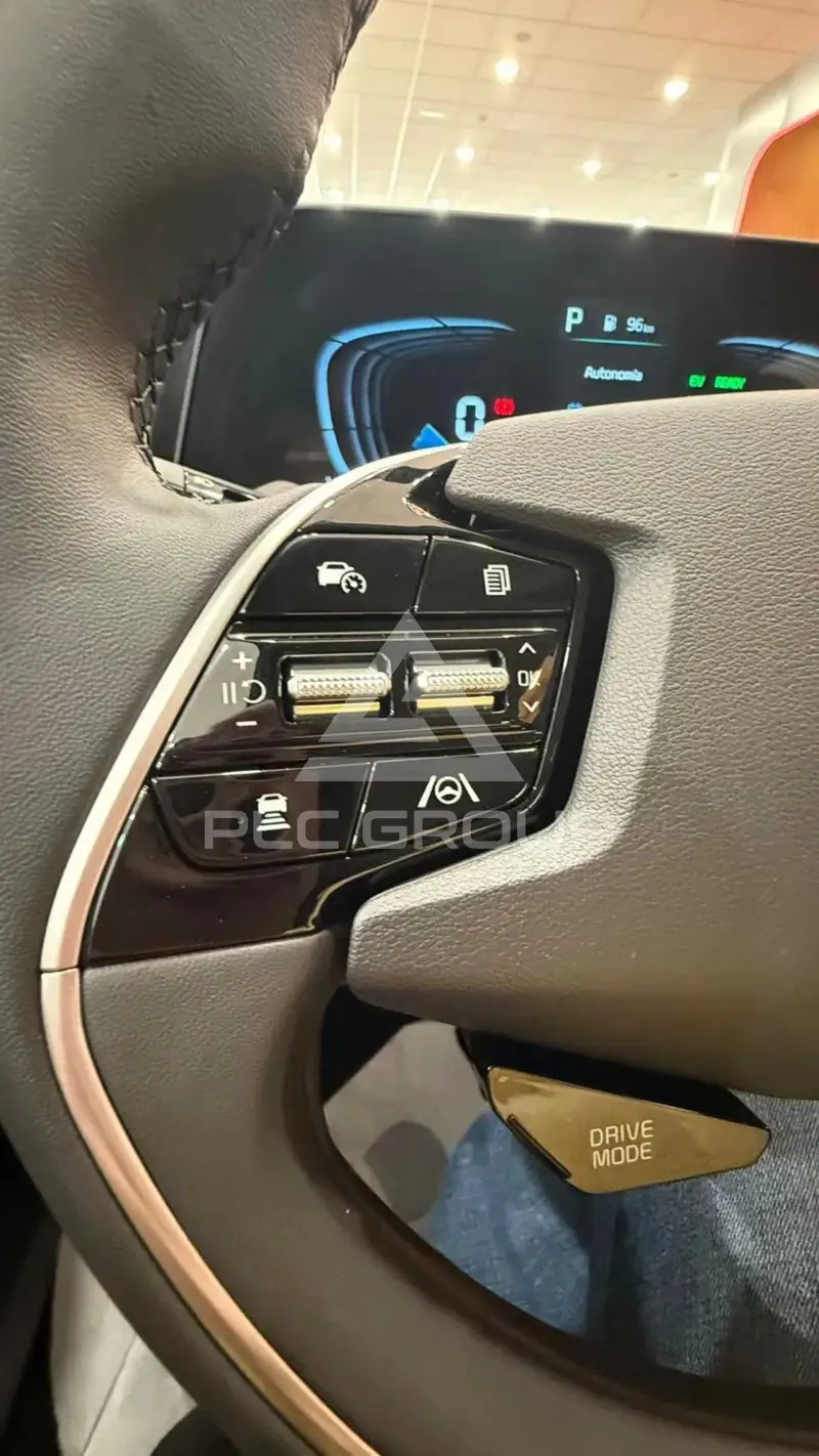 2025 KIA Niro