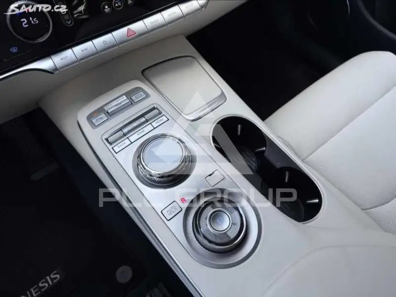 2025 Genesis GV70