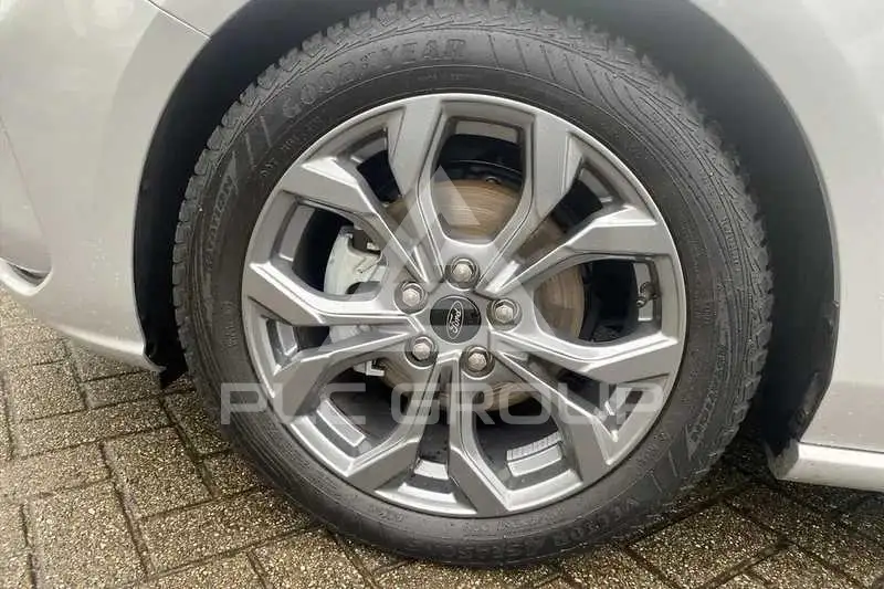 2025 Ford FOCUS