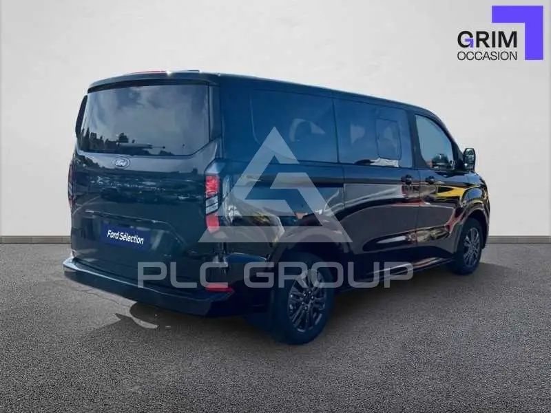 2025 Ford Tourneo