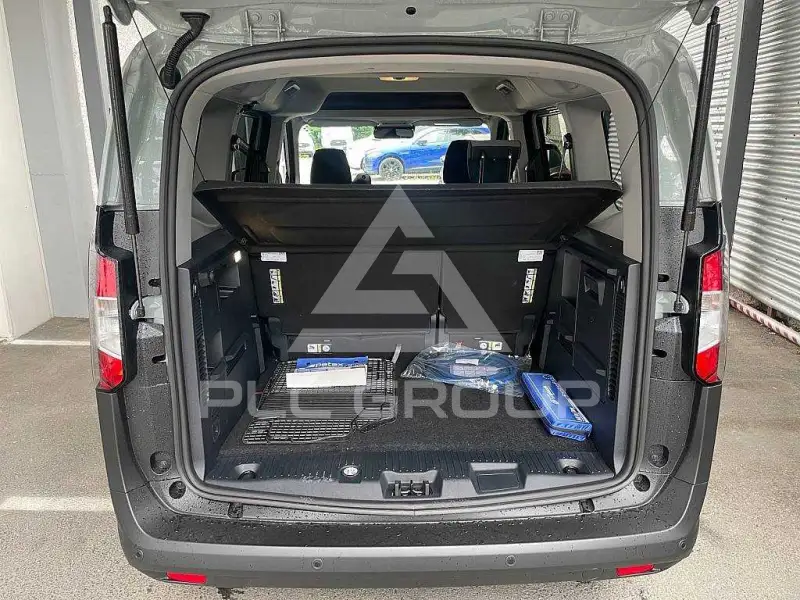 2025 Ford Tourneo