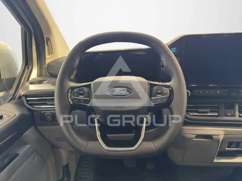 2025 Ford Tourneo