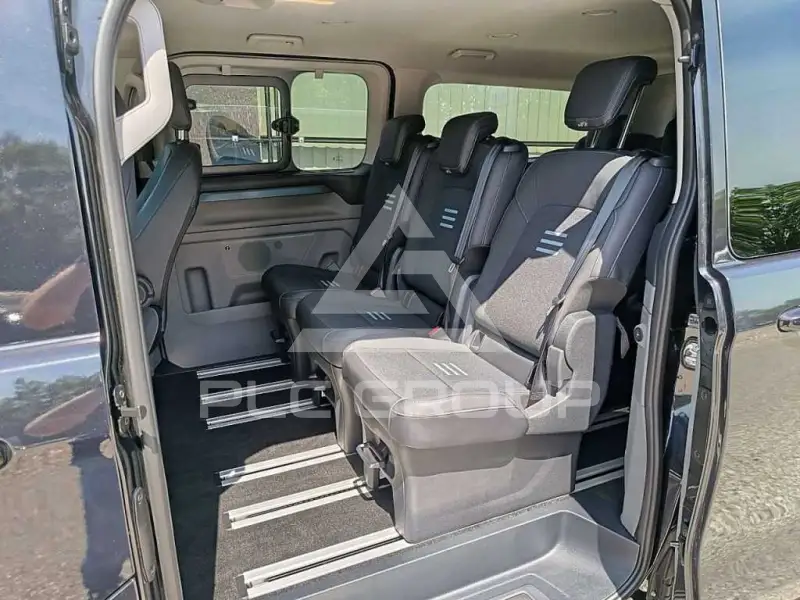 2025 Ford Tourneo