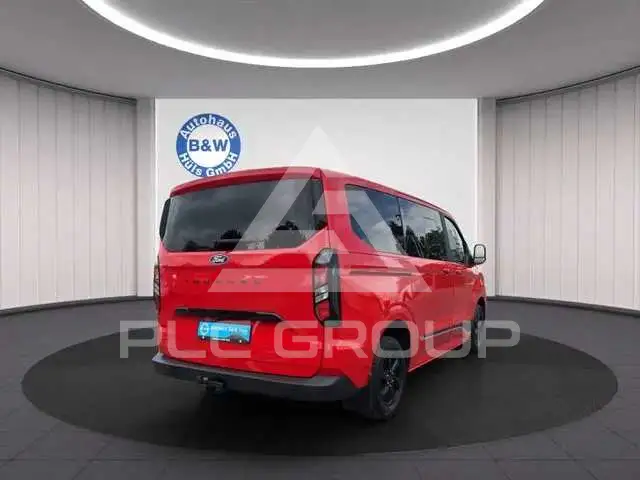 2025 Ford Tourneo
