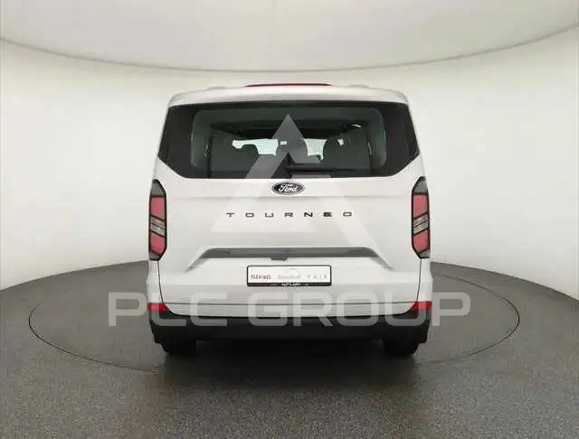 2025 Ford Tourneo