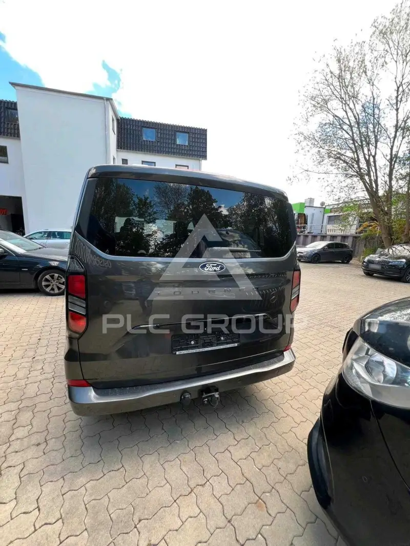 2025 Ford Tourneo