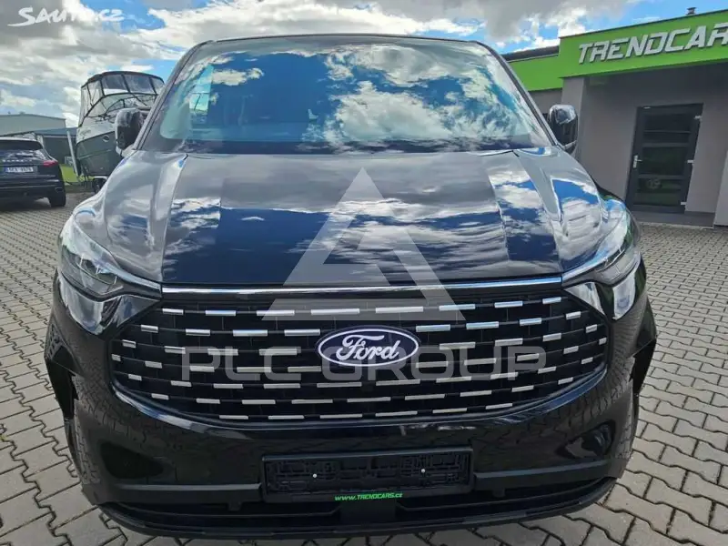 2025 Ford Tourneo