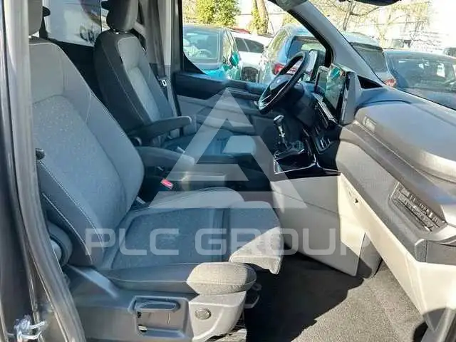 2025 Ford Tourneo