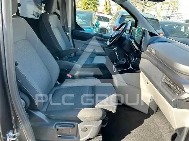 2025 Ford Tourneo