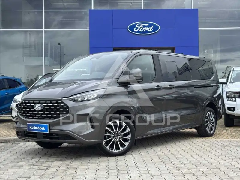 2025 Ford Tourneo