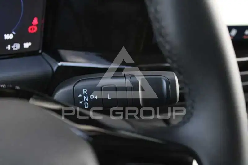 2025 Ford Tourneo