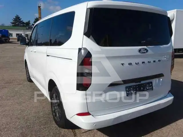 2025 Ford Tourneo