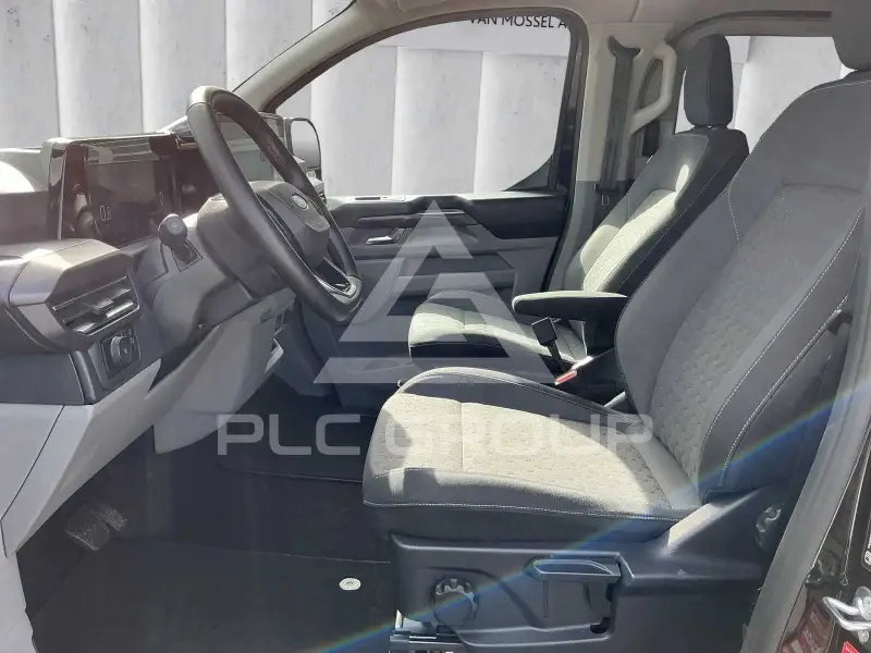 2025 Ford Tourneo