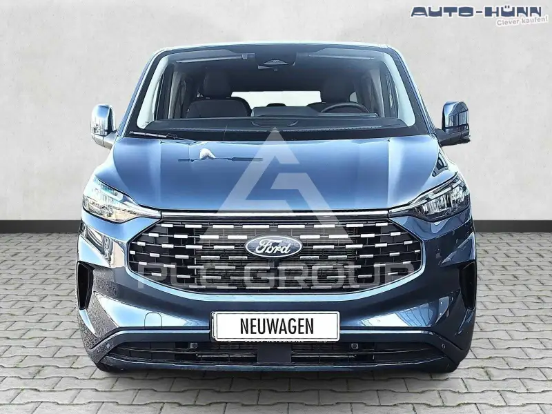 2025 Ford Tourneo