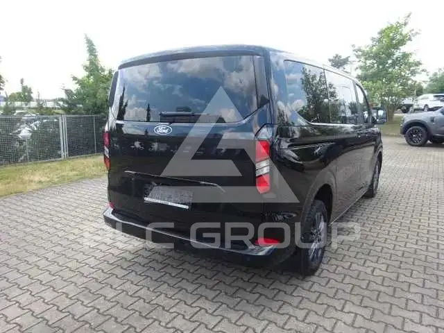 2025 Ford Tourneo