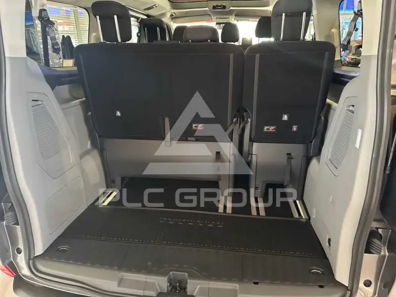 2025 Ford Tourneo