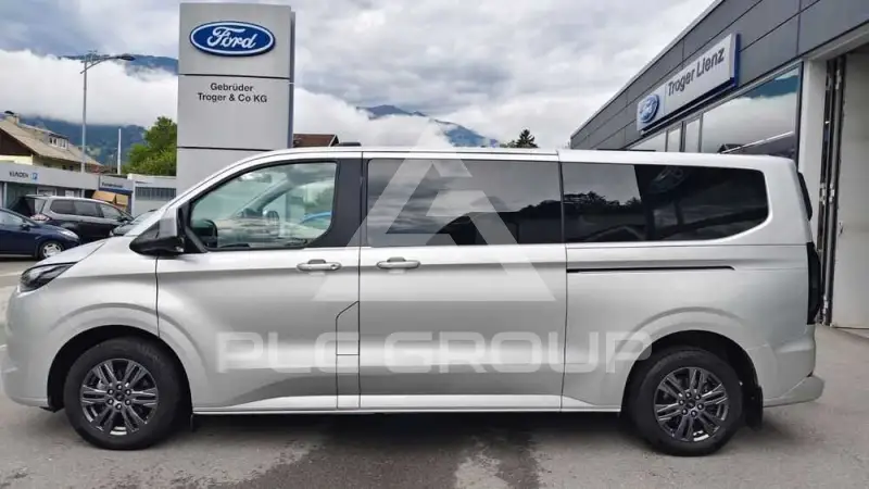 2025 Ford Tourneo