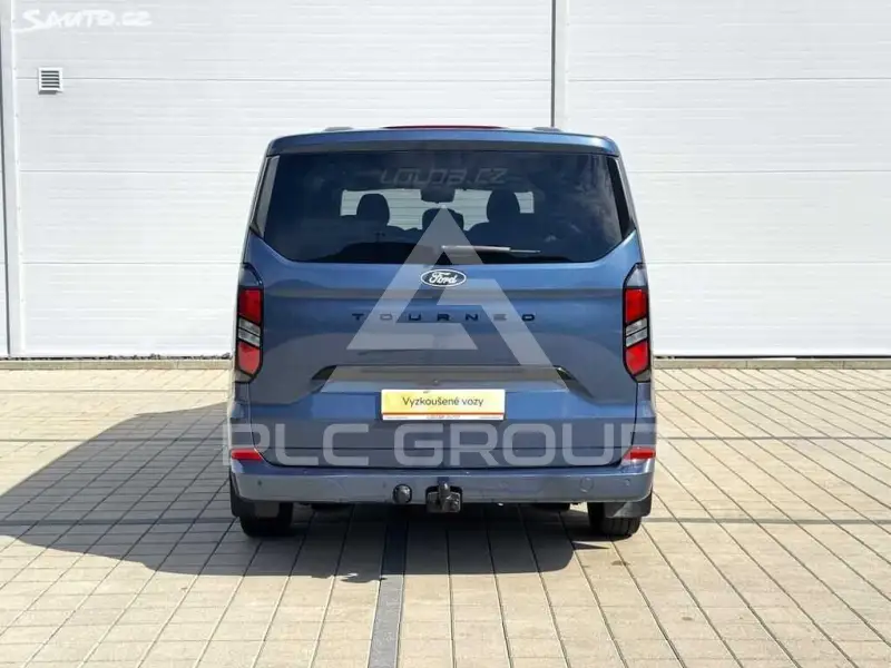 2025 Ford Tourneo