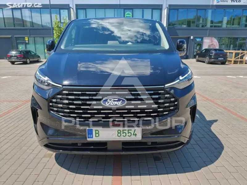 2025 Ford Tourneo