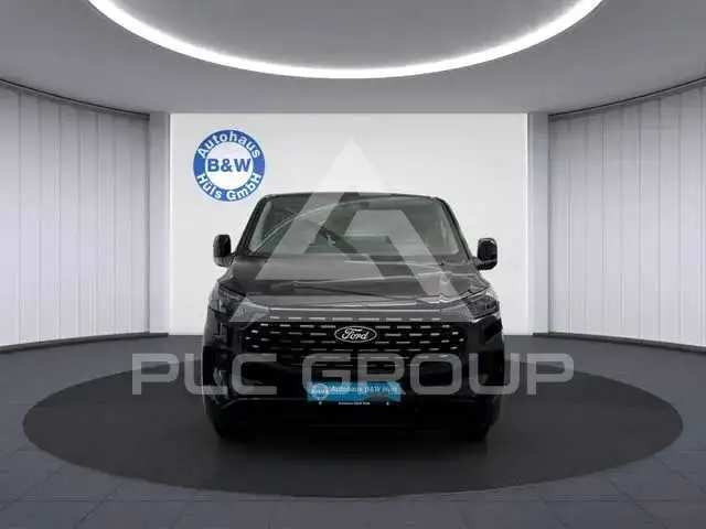 2025 Ford Tourneo