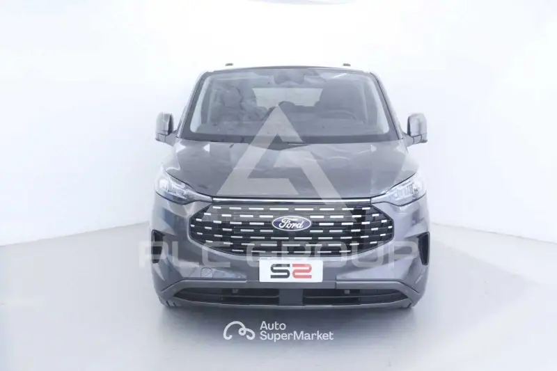 2025 Ford Tourneo