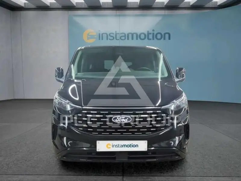 2025 Ford Tourneo