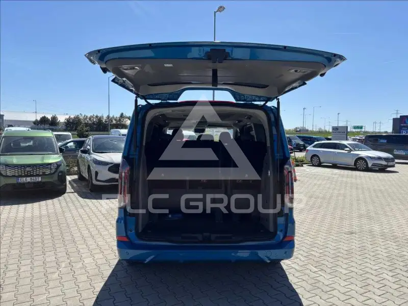2025 Ford Tourneo