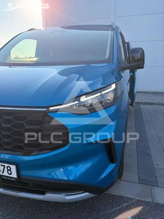 2025 Ford Tourneo